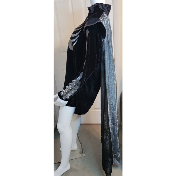 Spirit Halloween Costume Deluxe Skeleton King Shirt w/ Attached 55" Cape Size M - Picture 5 of 10